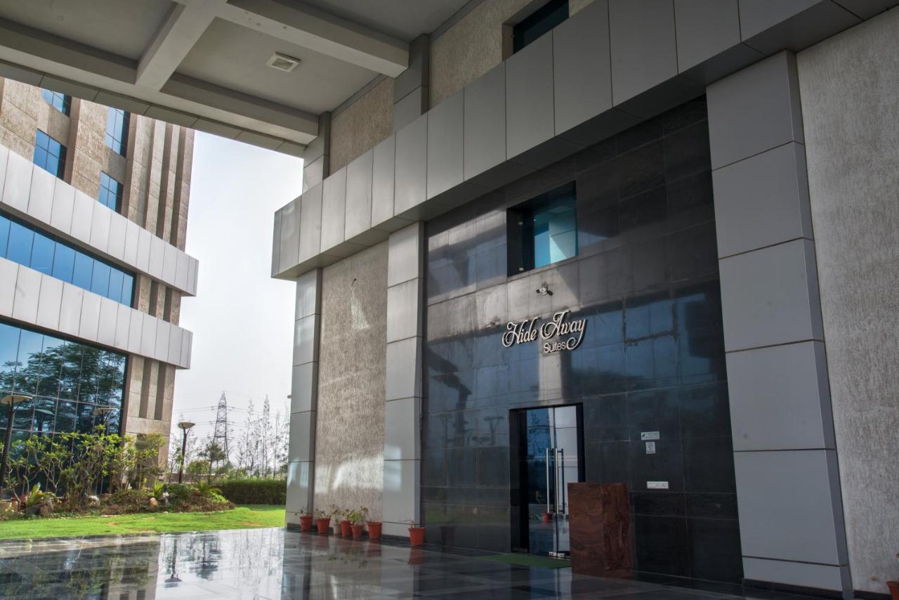 Hide Away Suites Noida Zewnętrze zdjęcie