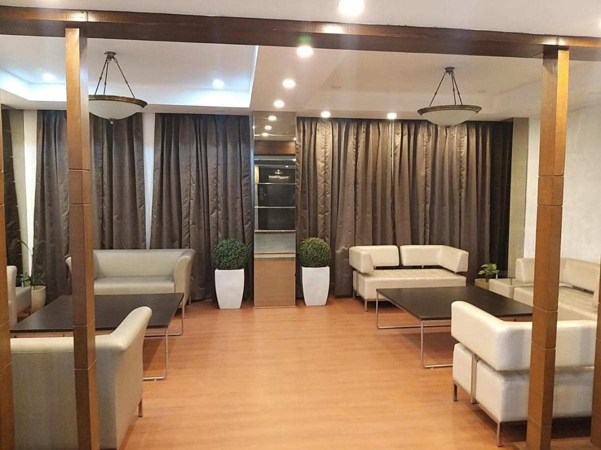 Hide Away Suites Noida Zewnętrze zdjęcie