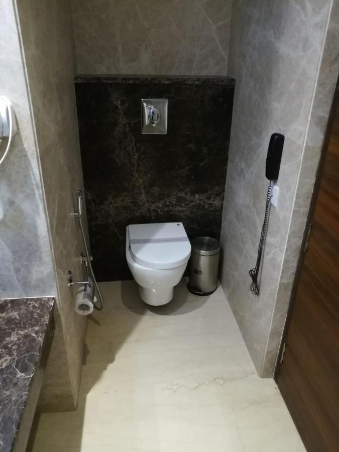 Hide Away Suites Noida Zewnętrze zdjęcie