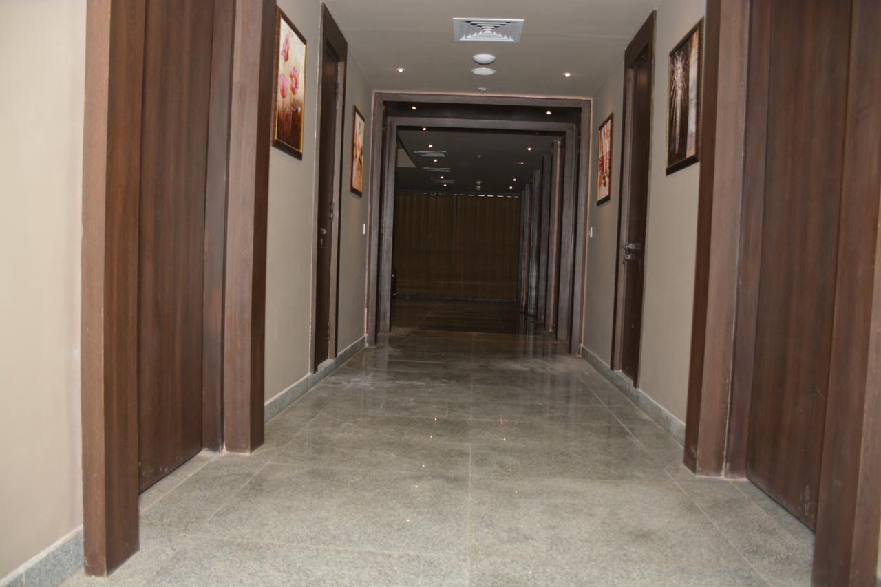 Hide Away Suites Noida Zewnętrze zdjęcie