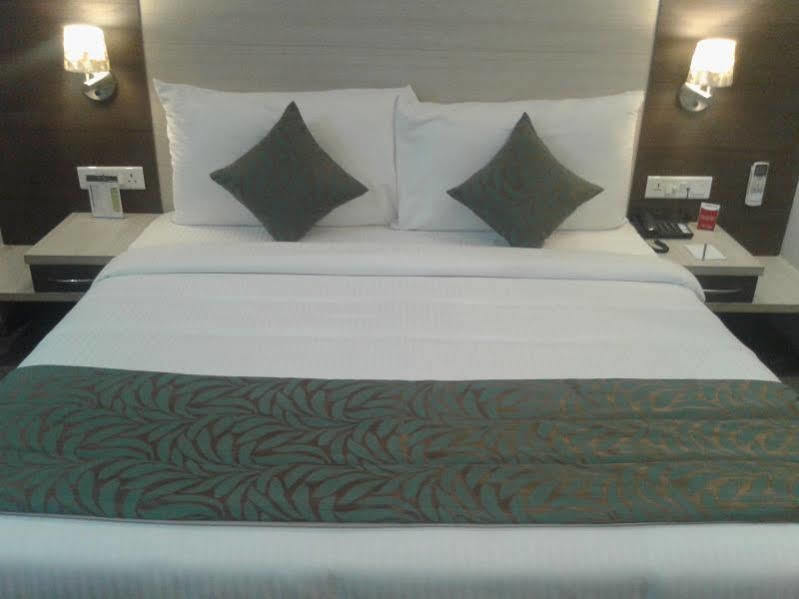 Hide Away Suites Noida Zewnętrze zdjęcie