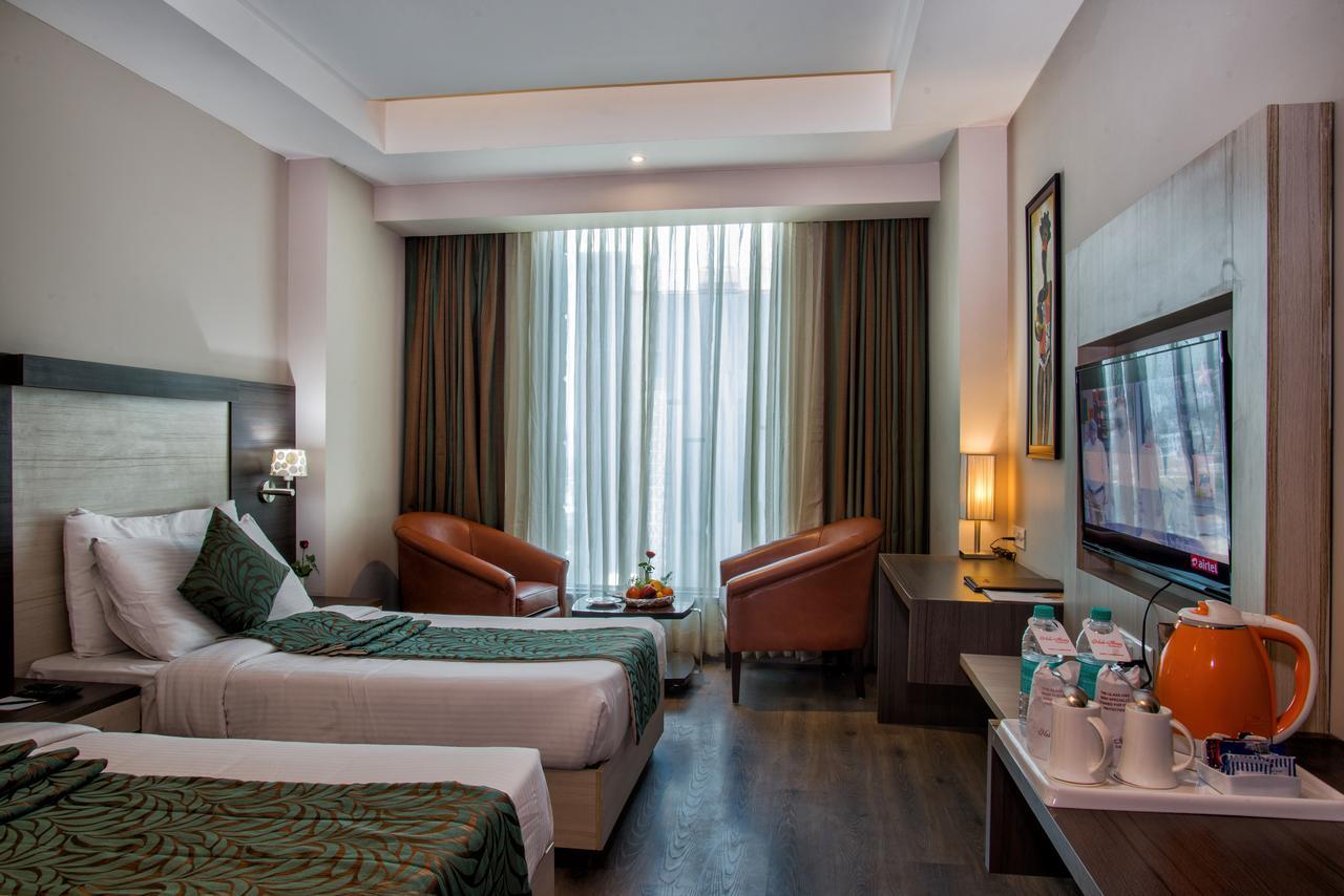 Hide Away Suites Noida Zewnętrze zdjęcie